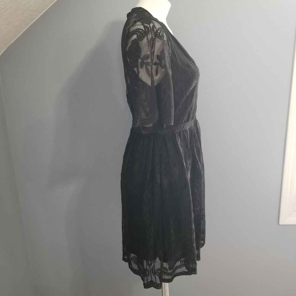 Haute Monde Black Floral Lace Boho Mini Dress Plunge Neckline Women's Large NWT. - Picture 6 of 13